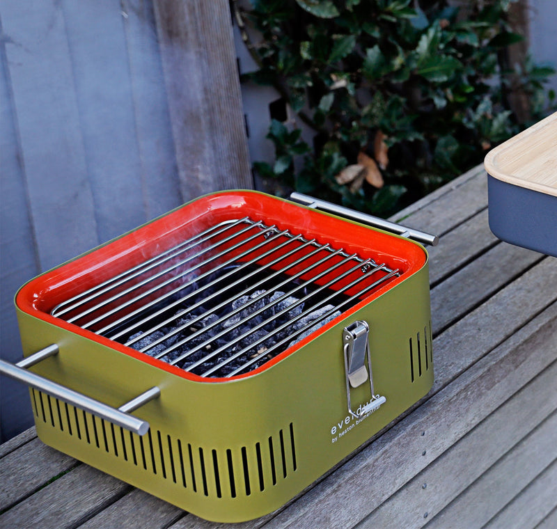 Everdure CUBE 17-Inch Portable Charcoal Grill