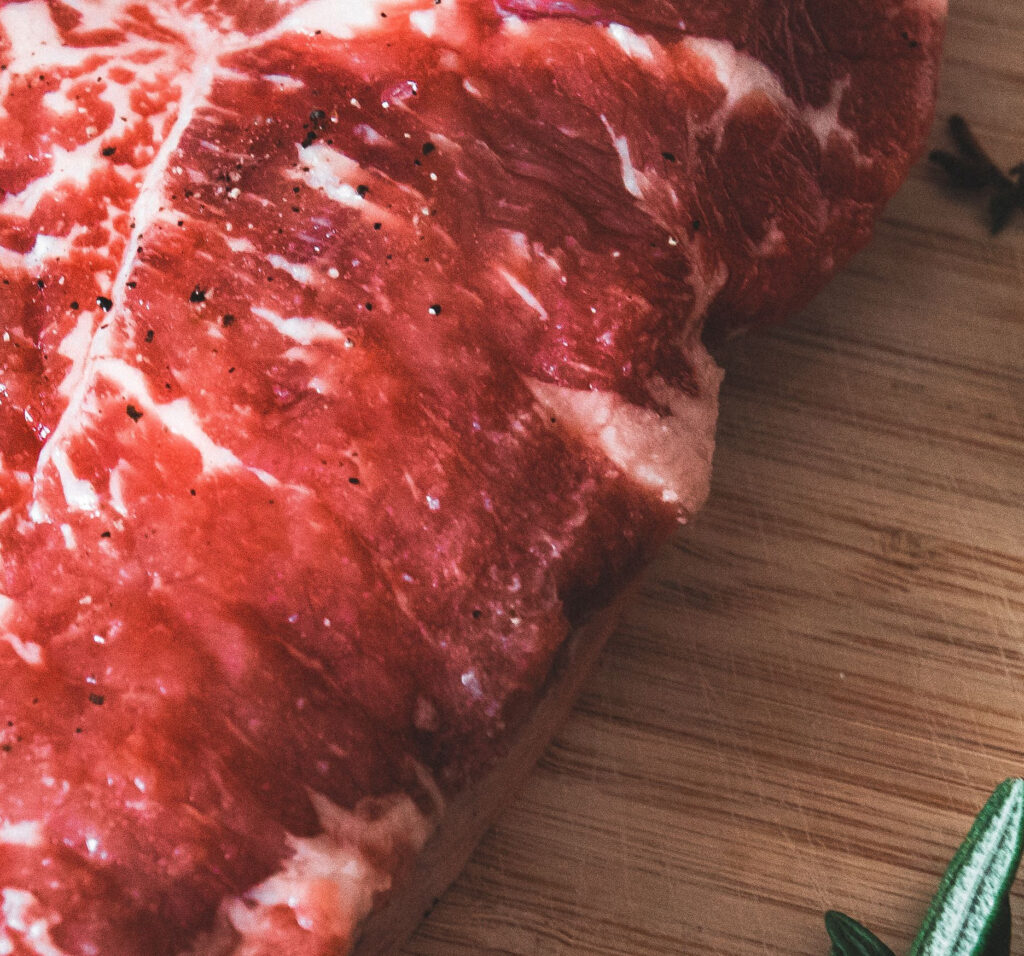 Striploin (Faux-Filet), Marbling close-up